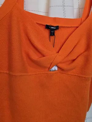 Express Ribbed Twist Front Cutout Sweater Tank thumbnail 3