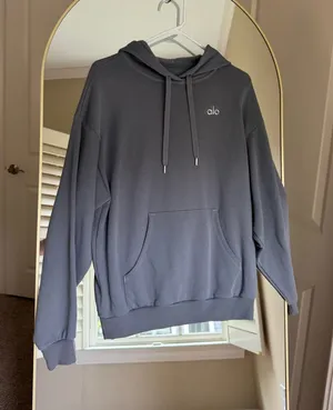 Alo Yoga Sweatshirt thumbnail 1