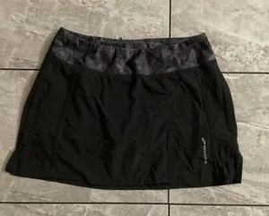 Brooks Equilibrium Women Black Running Skort Size S Patterned Waistband 220352 thumbnail 1