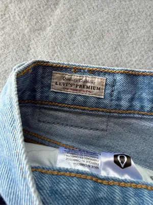 Levis Women's 501 Quiet Riot Hi Rise Shorts Size 31 #260187 thumbnail 4
