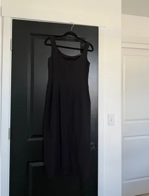 Boutique Black midi dress with side slit thumbnail 7