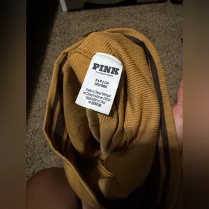 PINK Victoria's Secret Mustard Workout Set. thumbnail 5