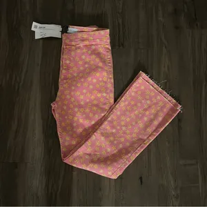NWT- Floral print cropped open hem jeans thumbnail 7