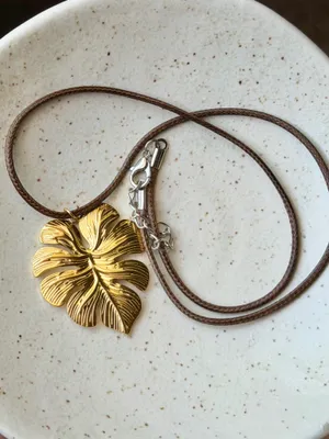 Handmade boho fairy monstera plant necklace🌿 thumbnail 4