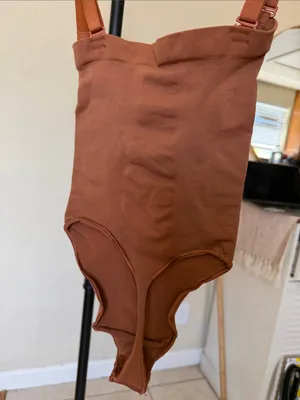 SKIMS SEAMLESS SCULPT STRAPLESS BODYSUIT IN BRONZE size S NWOT thumbnail 6