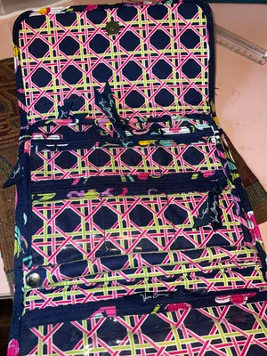 Vera Bradley “Ribbons” (2012) Pattern Quilted Floral Travel/Compact Organizer thumbnail 4