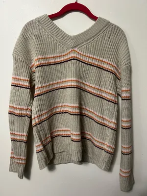 Maurice’s V-Neck Sweater thumbnail 4