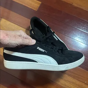 Puma Black Suede Classic Sneakers Women’s US 10 Cool Girl Shoes EUC! thumbnail 2