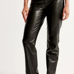 Abercrombie‎ & Fitch Vegan Leather 90s Straight Pant - Size 16. thumbnail 4