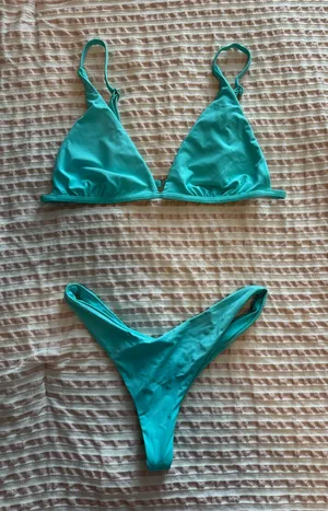 Dippin' Daisy's Bikini Set thumbnail 1