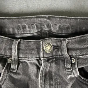 American Eagle 90s Boyfriend Jeans Womens 8 Faded Black High Rise Distressed thumbnail 6