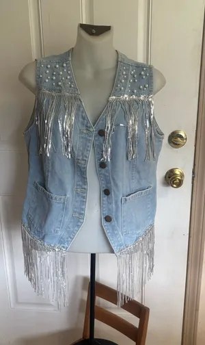 Ladyful (Amazon) Med Denim Fringe Western Cowgirl Pearl Cropped Jean Vest. thumbnail 1