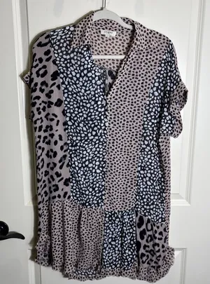 Umgee USA Medium‎ Tan Black Animal Print Button Down Chiffon Short Sleeve Blouse thumbnail 1