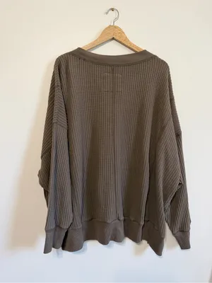 NWT American Eagle AE Big Hug V-Neck Waffle Sweatshirt Size XL Brown NEW thumbnail 5
