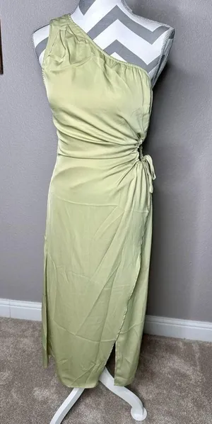 BTFBM NWT Chic One Shoulder Dress in Light Green thumbnail 1