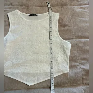 Salanta Cropped Sleeveless Top Size Medium 6 White Tank Bridal thumbnail 3