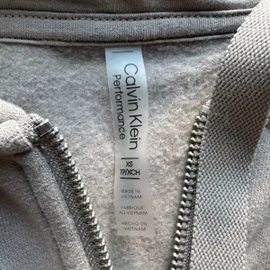 Calvin Klein sweatshirt thumbnail 3