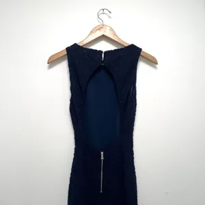 Alice And Olivia Sachi Gown Lace Overlay Long Cocktail Formal Dress Navy Size 2 thumbnail 7