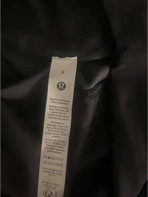 Lululemon Black Camo High-Rise Leggings Size 6 🖤 thumbnail 3