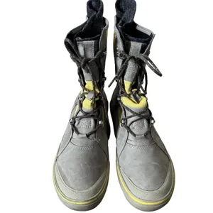 Clarks‎ Muckers Squall Boots Sz 10M Gray Yellow Leather Canvas Winter Waterproof thumbnail 5