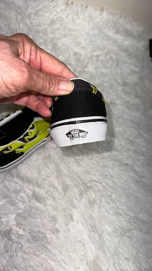 Off The Wall Slip Ons thumbnail 4