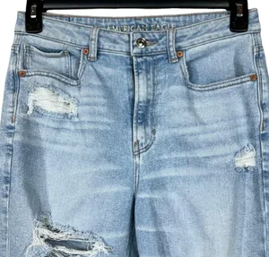 American Eagle SZ 8 Highest Rise Mom Jeans Distressed Rips Chewed Hem Light Wash thumbnail 2