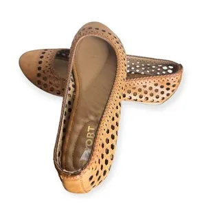 Report “Madella” Tan Ballet Flats Size 9.5 thumbnail 1