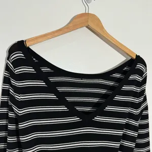 White‎ House Black Market Convertible Stripe Sweater Black White Large Office thumbnail 7
