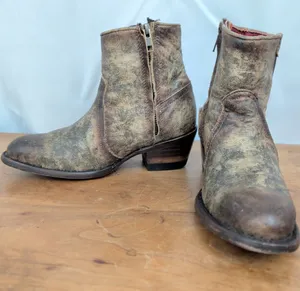 Ladies' Ferrini Mexican Made Zip Up Pre-Distressed Leather Ankle Boots 6 thumbnail 1