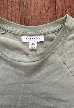 Topshop NWOT Women's Raglan Crop T-shirt green Short Sleeve Raw Hem thumbnail 4