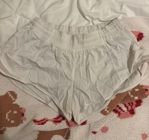 Lululemon Hotty Hot Shorts White 2.5" thumbnail 1