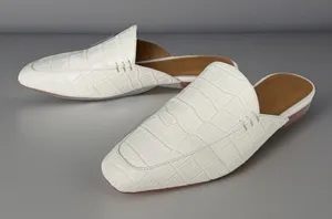 Marc Fisher LTD White Croc Embossed Mule Loafers Pointed Toe Size 7M thumbnail 1