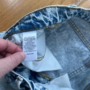 PacSun Women's Size 25 Acid Wash‎ Mom Jeans High Rise Straight Leg Denim thumbnail 5