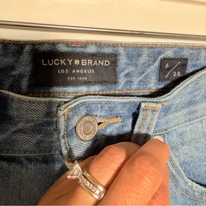 Lucky Brand Light Blue Distressed Denim Shorts Sz 6/28 thumbnail 3