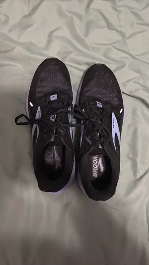 Brooks Shoes thumbnail 2
