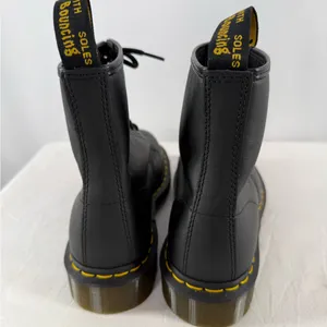 NEW Dr. Martens Smooth Leather Lace Up Boots in Black Size Woman's‎ 10 Mens 9 thumbnail 4