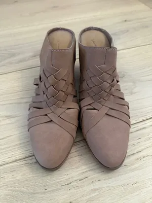 Universal Thread woven heeled slip on mules thumbnail 2