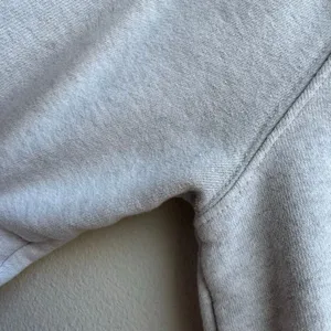 Aritzia TNA Cozy Fleece Cropped Crewneck Gray Sweatshirt Size Small thumbnail 4