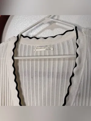 Anthropologie ribbed knit long-sleeve tie-front cardigan Ivory with black trim thumbnail 4