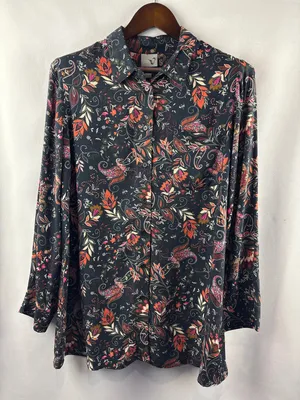 Women’s Von Landen Size 12/14 Navy Paisley Button Up thumbnail 1