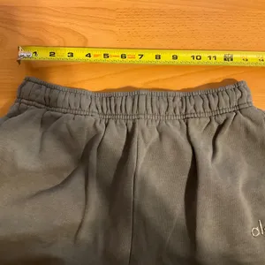 Alo Yoga Accolade Straight Leg Sweatpant Steel Grey S thumbnail 3