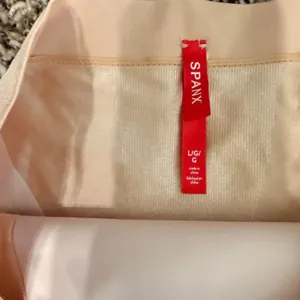 Spanx On Core Shorts - L thumbnail 2