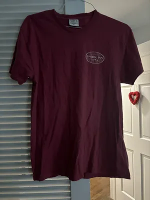 Graphic Tee Shirt Size M thumbnail 1