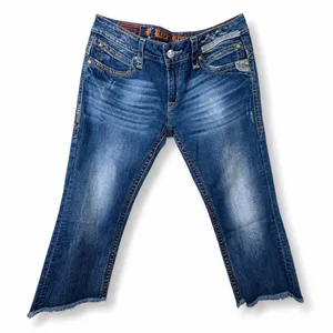 Rock Revival Buckle Gwen Embellished Y2K Rocker Low-Rise Capri Jeans Size 32 thumbnail 3