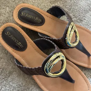 Womens St. Johns Bay Brown with Gold Accent Sandels like New thumbnail 3