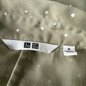 UNIQLO M Olive Green Polka Dot Rayon Boxy Button Down Boyfriend Top Blouse Y2K thumbnail 5