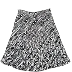 White House Black Market Silk Knee Length Swing Skirt Geometric Print‎ Size 6 thumbnail 2