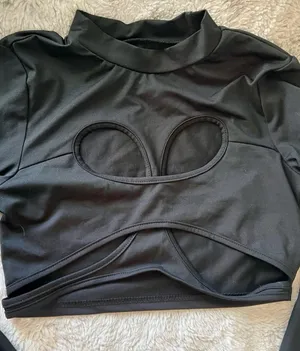 Black Cutout Long Sleeve Crop Top thumbnail 1