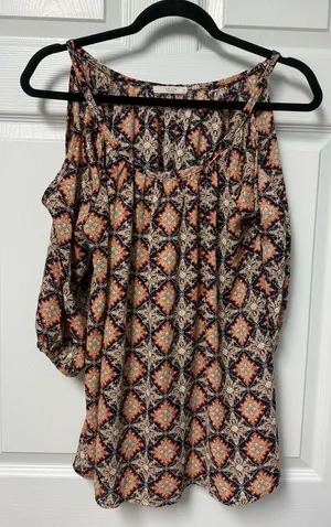 Le Lis Navy & Peach Printed Cold-Shoulder Camisole thumbnail 1
