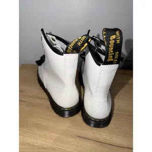 Dr. Martens BRAND NEW WOMAN AIR WAIR ZAVALA COMBAT BOOTS - SIZE 6 thumbnail 6